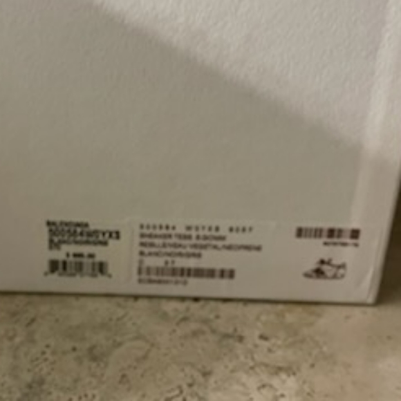BALENGIAGA Shoes - BALENCIAGA the  originally $695 Asking $350             wht, noir, gris (colors)